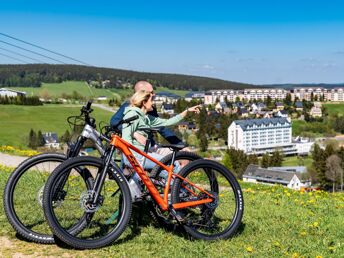 Biker Willkommen am Fichtelberg im Erzgebirge