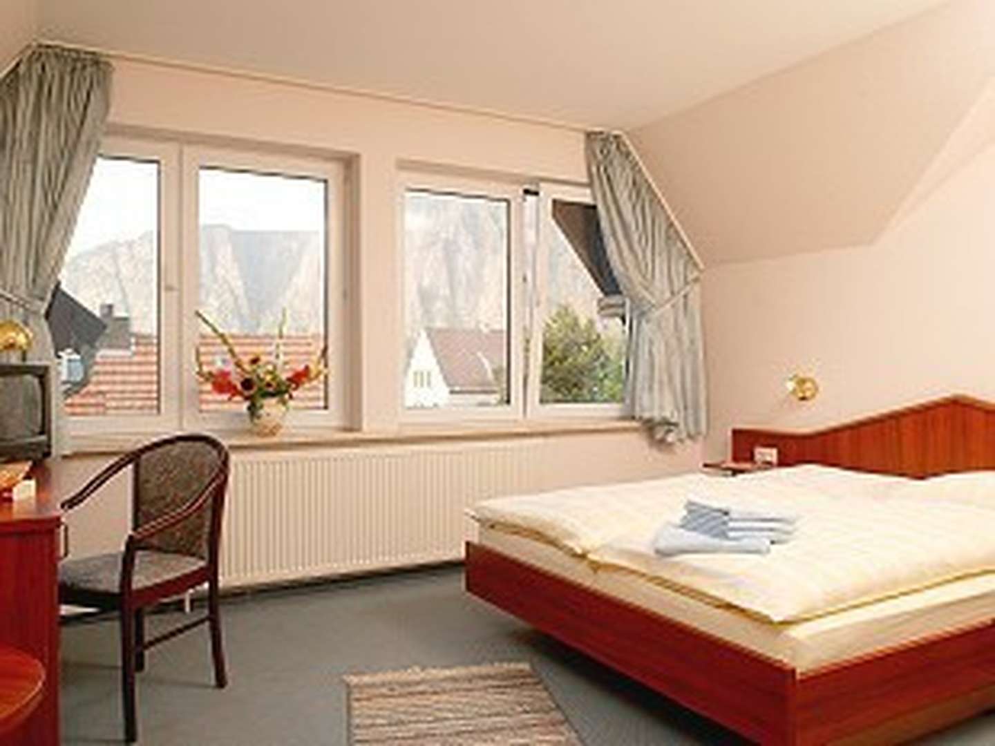 3 Tage Romantische Kuschelauszeit inkl. Sekt & Sauna für Zwei in der Region Rhein - Hunsrück - Nahe