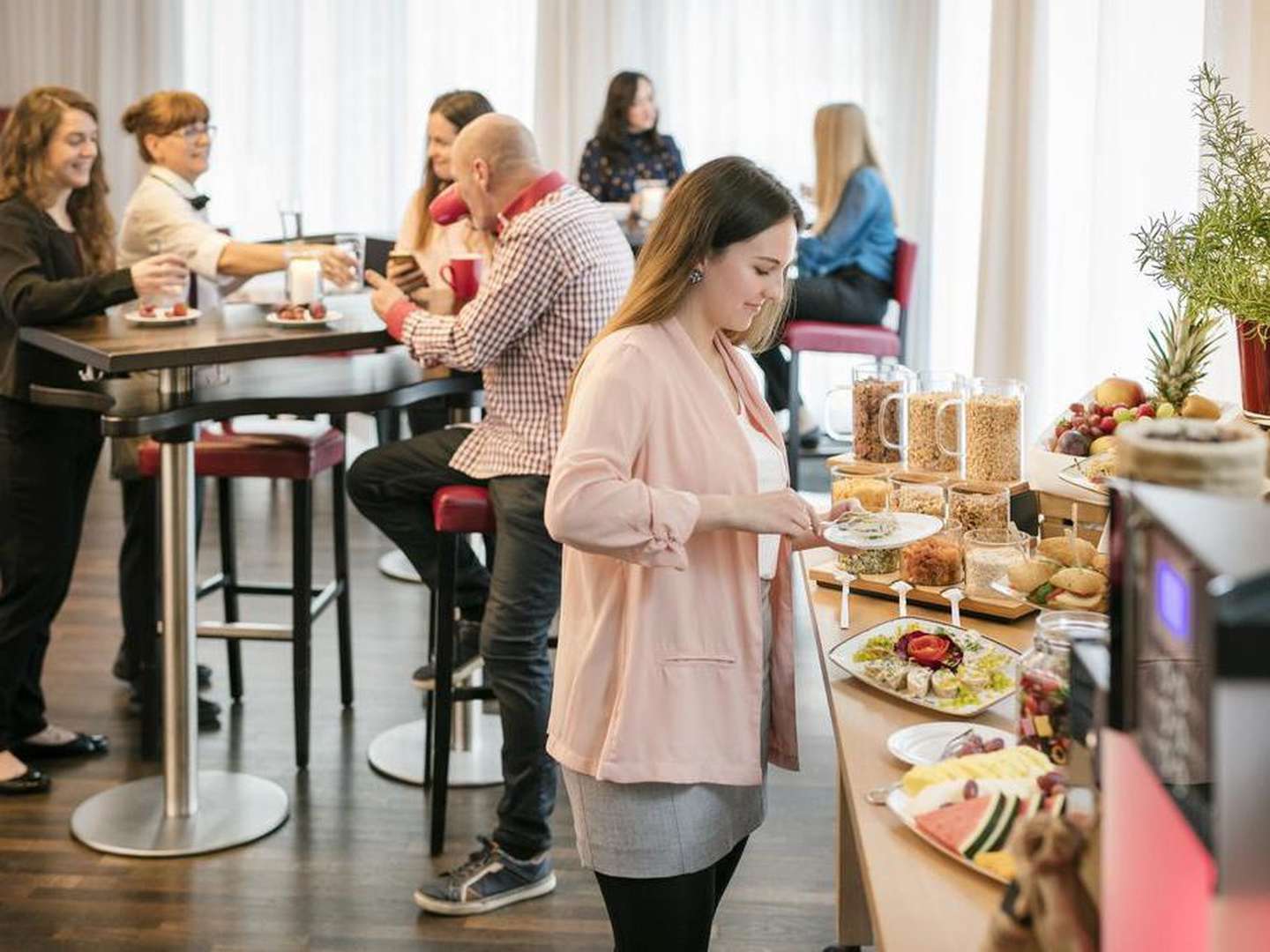 AHOI! Maritime Auszeit in Hamburg inkl. Hafenrundfahrt mitten auf der Elbe - 4 Tage