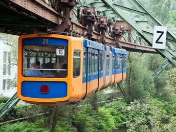 Ladies Only in Wuppertal inkl. Schwebebahn und Prosecco - 4 Tage