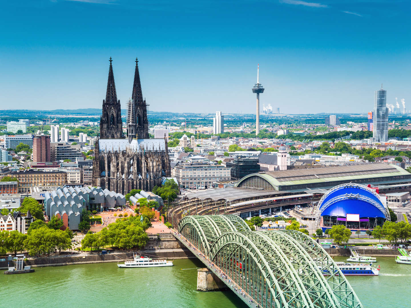 Hop-On Hop-Off Sightseeing in Köln