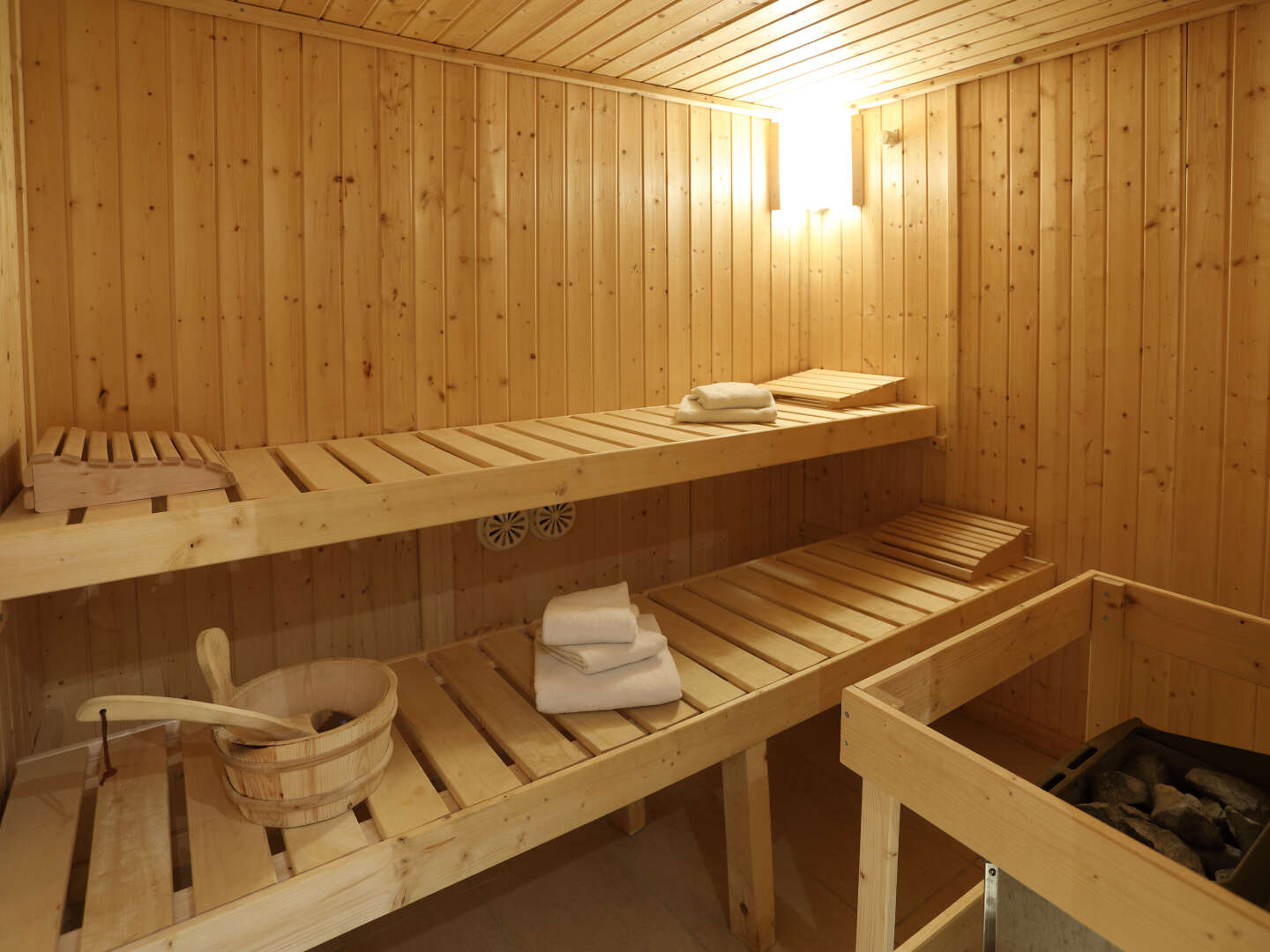 Einmal Übernachtung mit Therme + Sauna, bitte