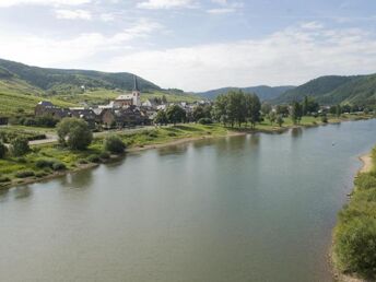 MOSEL AKTIV - RADFAHREN & WANDERN