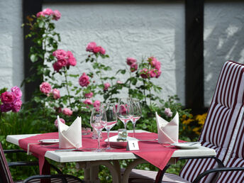 Weekend d`Amour in der Pfalz inkl. 4-Gang-Candlelight Dinner, Cremant & Wellness-Oase