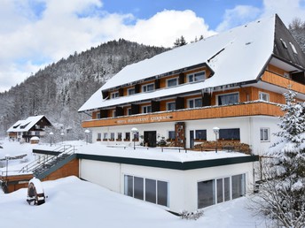 Kuschelstunden zu Zweit im romantischen Schwarzwald - 5 Tage mit Therme & Candle Light Diner