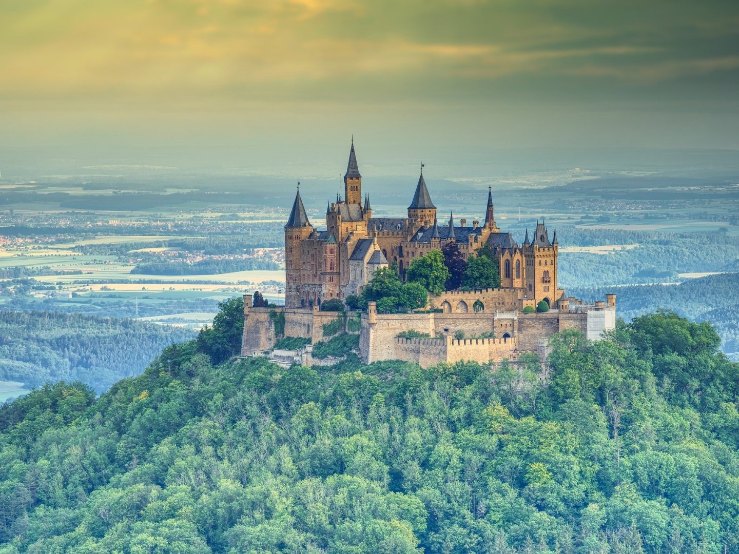 Kultur und Natur im Schwarzwald - Entdeckungstour durch die Burg Hohenzollern inkl. HP | 4 Tage 