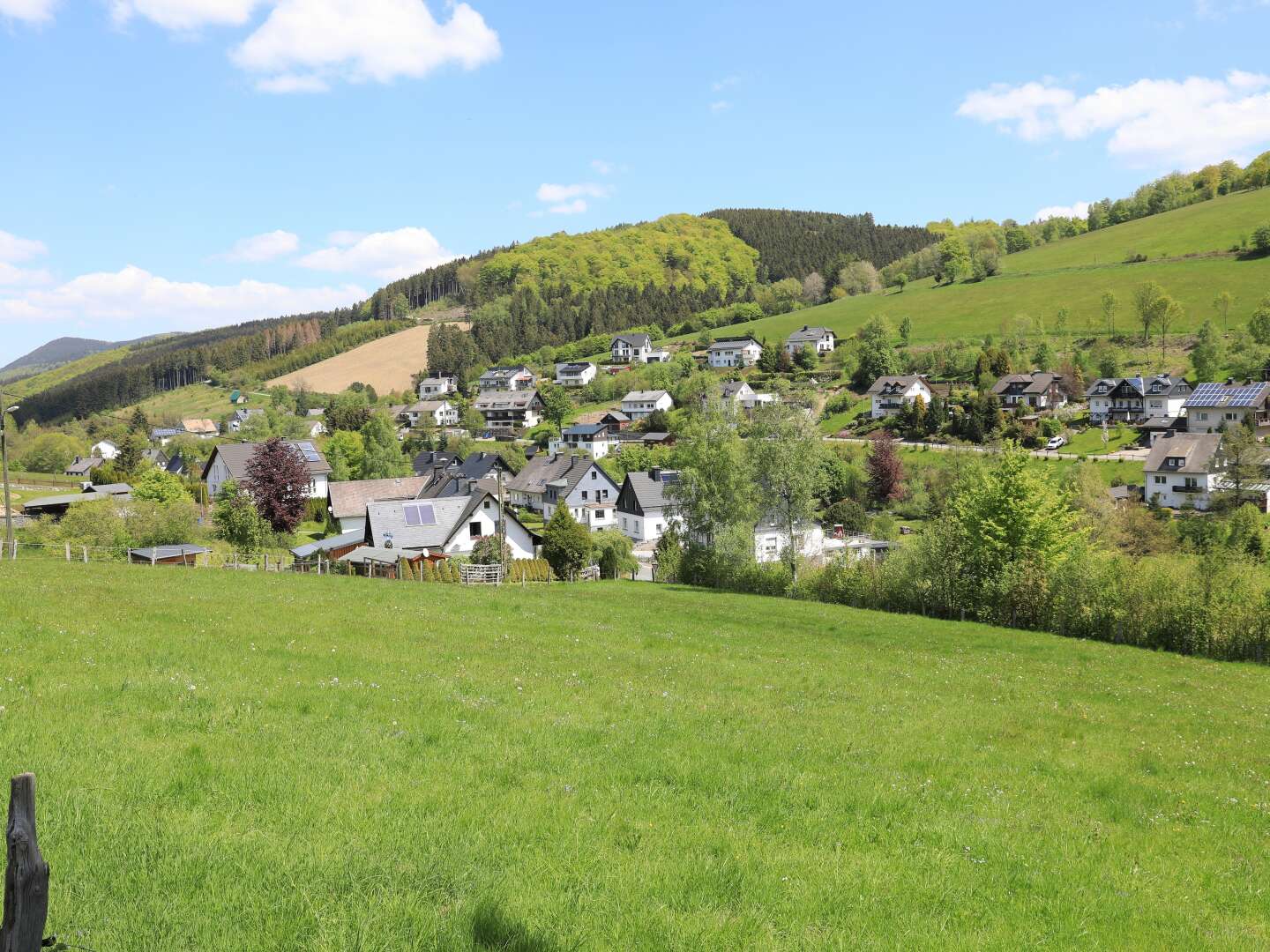 Ana ASLAN Frau für Frau - Verwöhnwochenende im Sauerland für Mädels mit Sekt und Selters