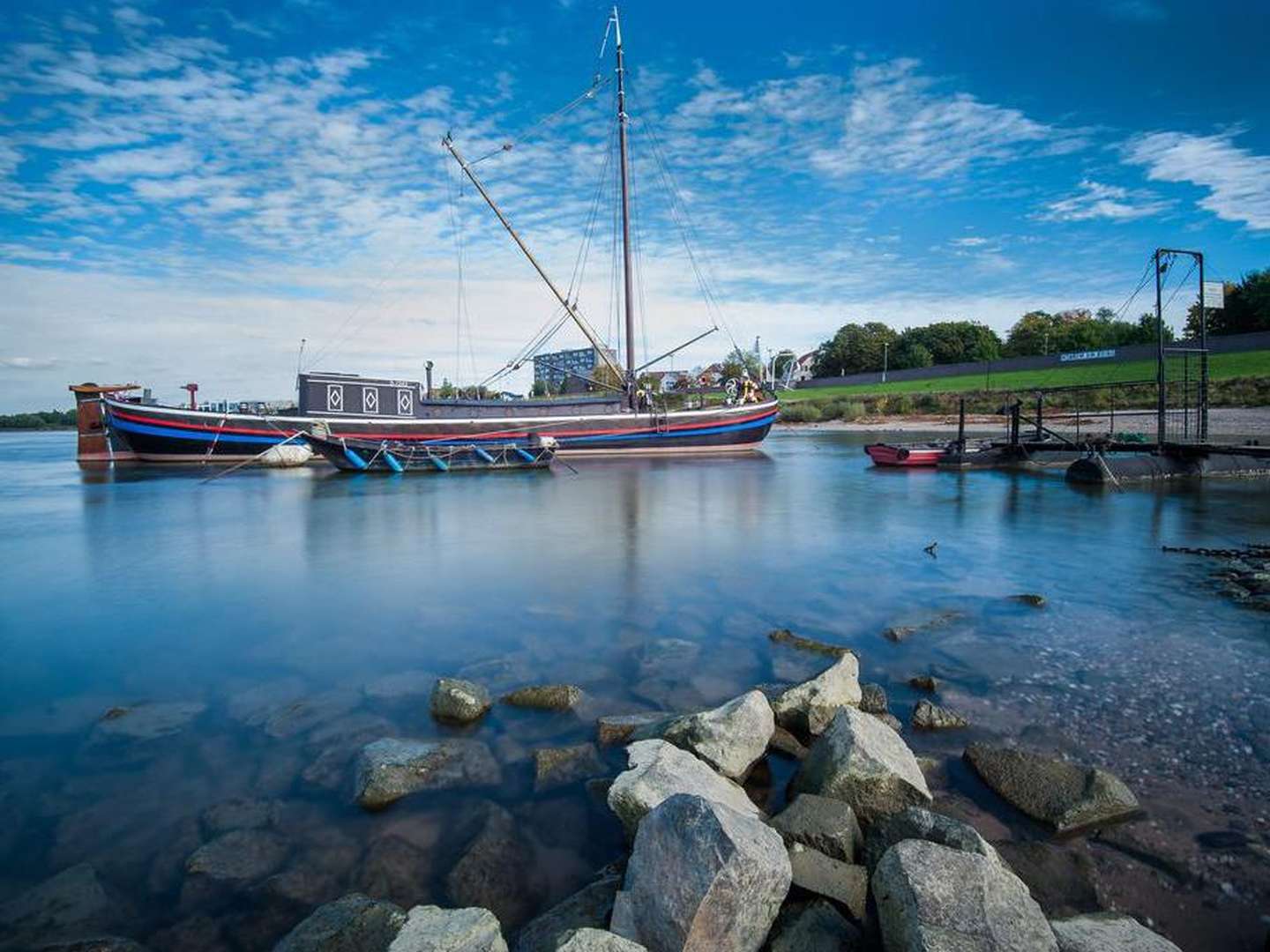 Endlich Wochenende - Urlaub am Rhein in Monheim