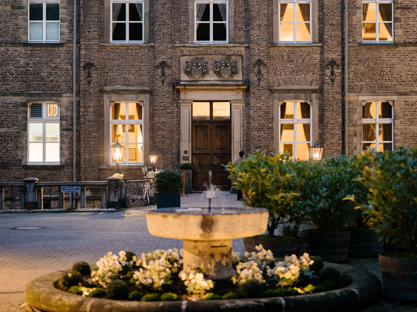 Königlicher Kurzurlaub im Wasserschloss | 3 Tage in Essen inkl. kulinarisches Präsent