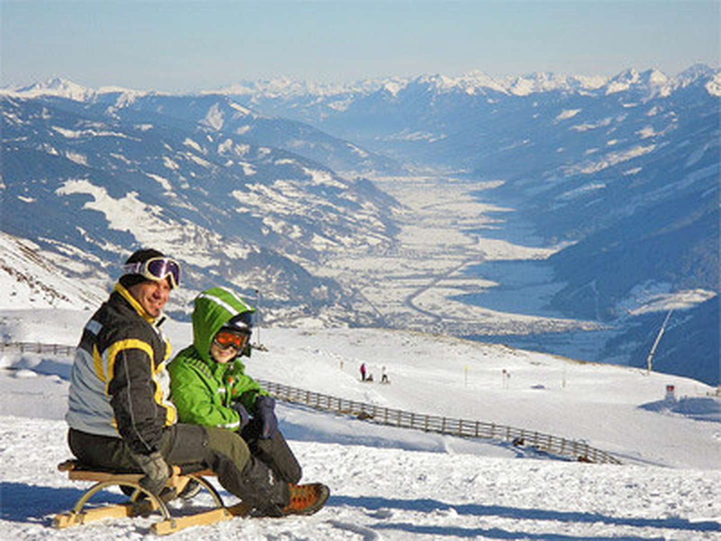 Skihit: 2 Kinder unter 12 Jahren in Begleitung der Eltern/Großeltern gratis! 