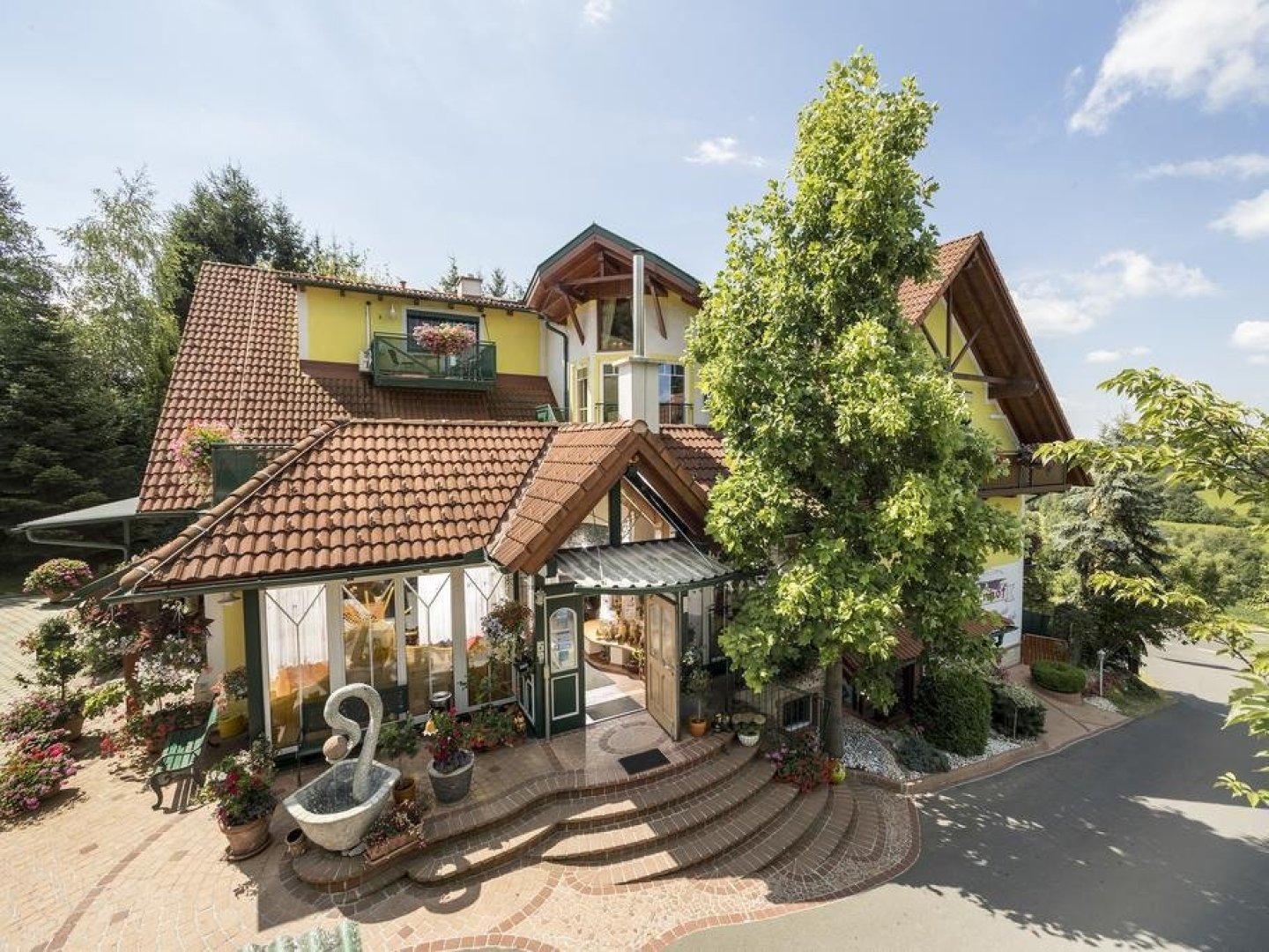 Urlaub zu Fronleichnam im idyllischen Hotel nahe der Therme Loipersdorf   