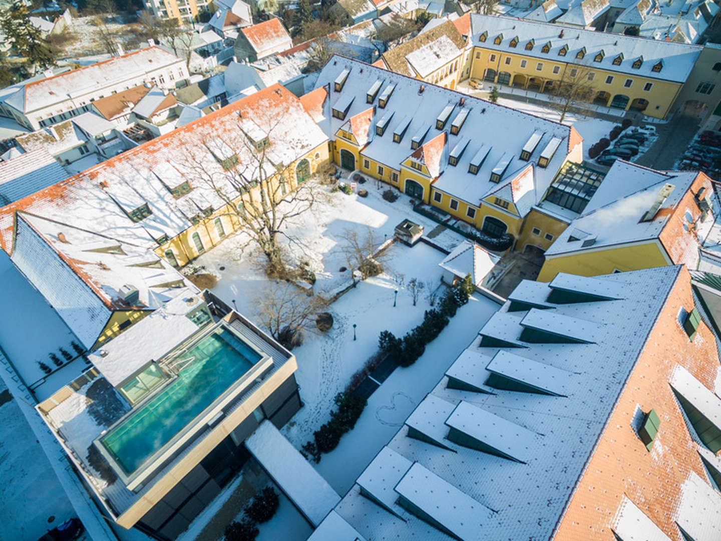 Wellnessauszeit mit einzigartigem Ausblick & Weinverkostung | 1 Nacht 