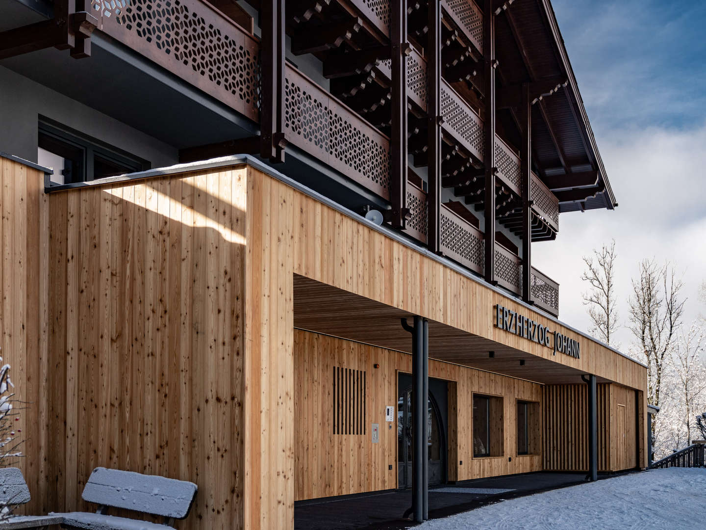 Kurzurlaub im Skiparadies Schladming-Rohrmoos im Hotel direkt an der Piste mit Wellnessbereich