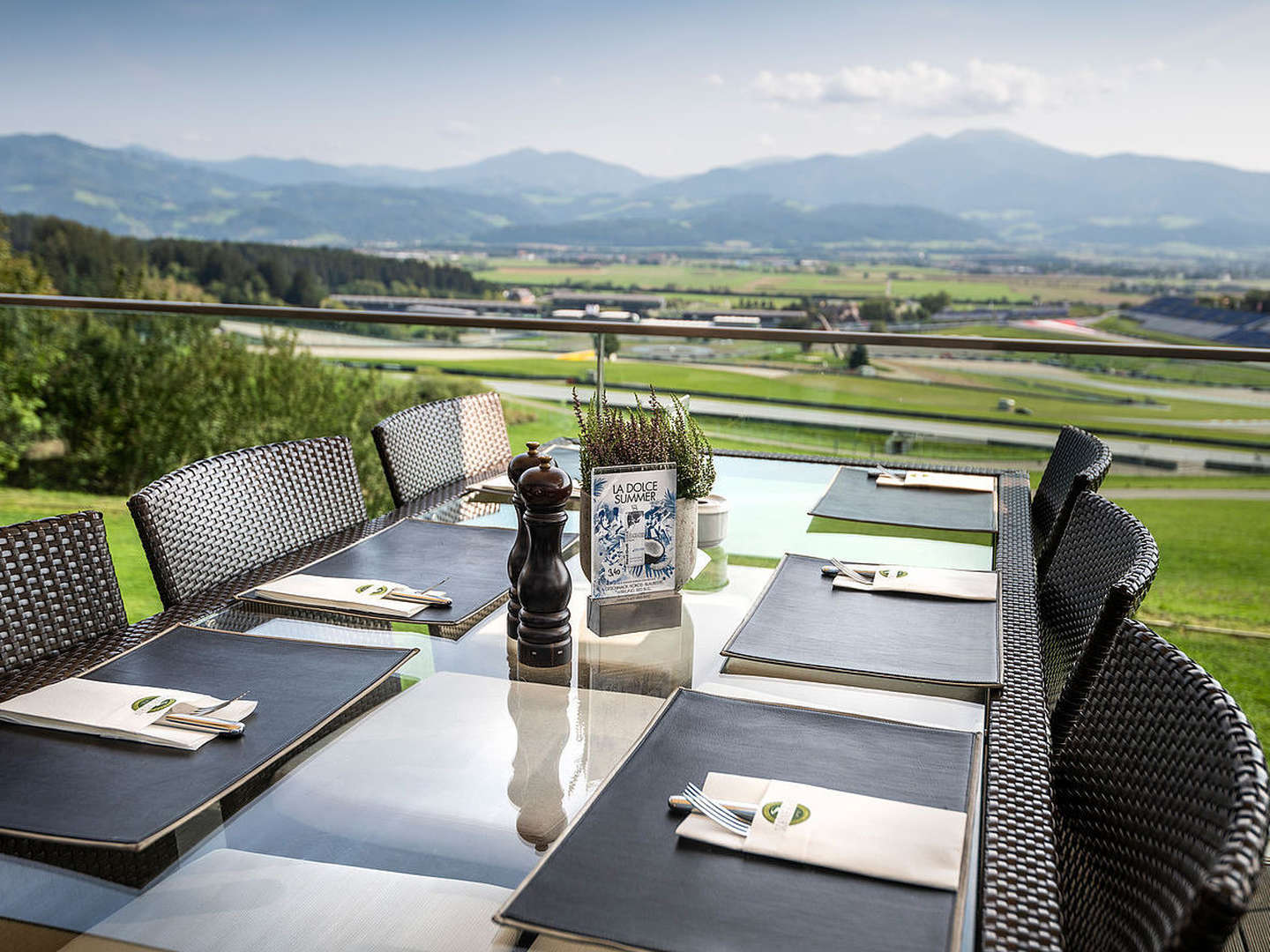 Kurzurlaub mit einzigartigem Blick über den Red Bull Ring | 6 Tage inkl. Therme AquaLux  