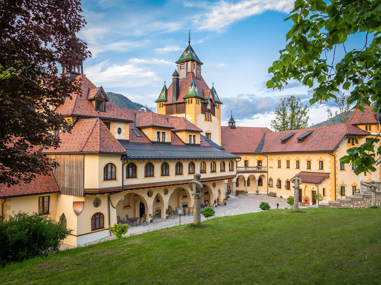 Schneeschuhgeflüster im Naturhotel Schloss Kassegg - erkunden Sie die wunderschöne Landschaft 