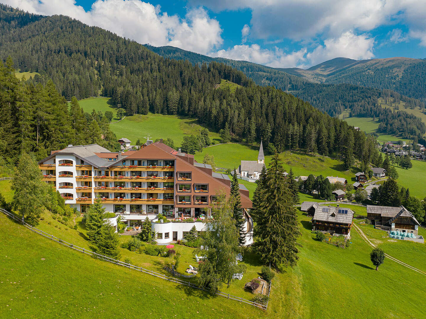 Auszeit in den Bergen für Groß & Klein - Frühstücksspezial im Hotel St. Oswald | 5 Nächte  