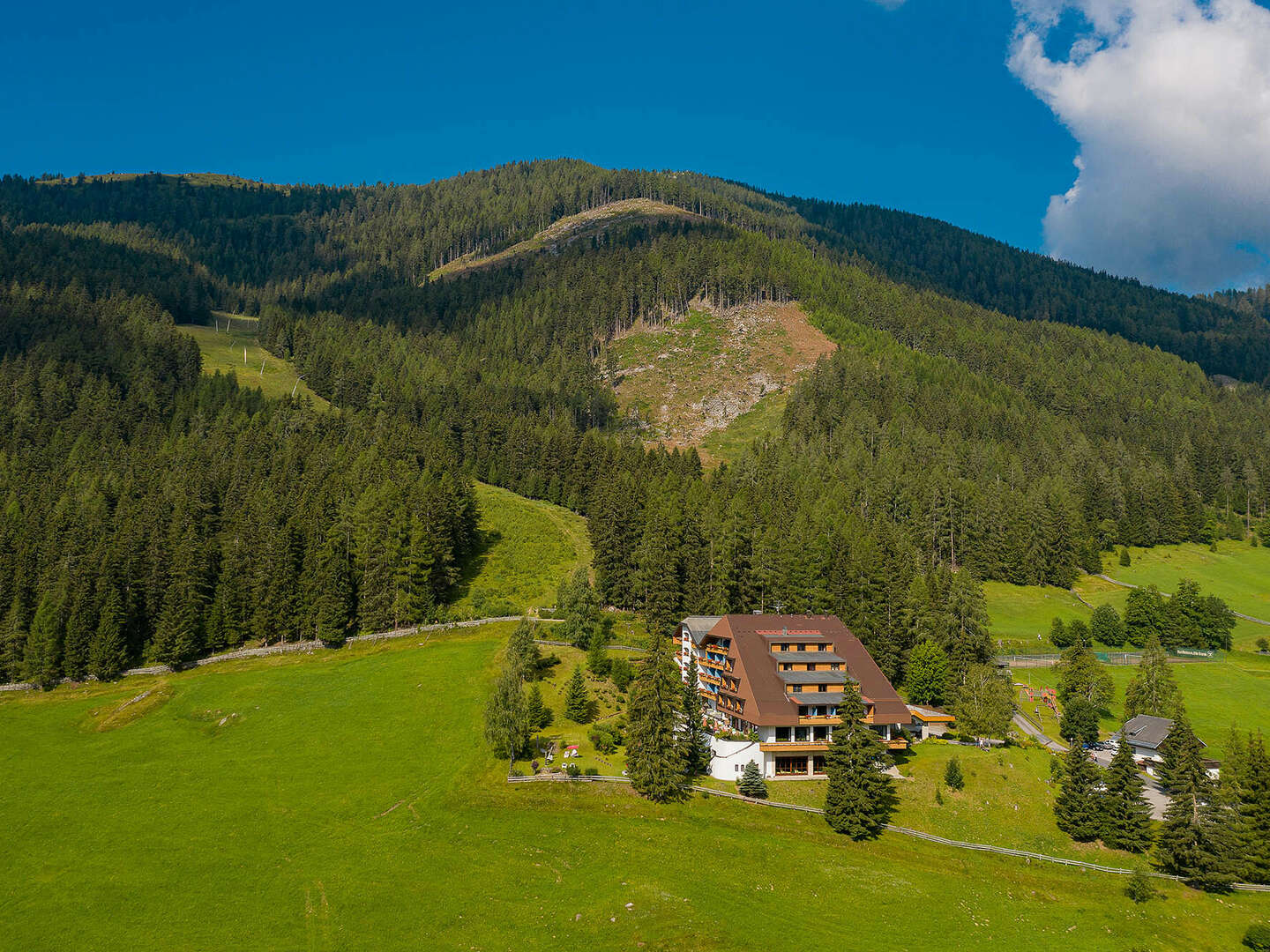 Auszeit in den Bergen für Groß & Klein - Frühstücksspezial im Hotel St. Oswald | 5 Nächte  