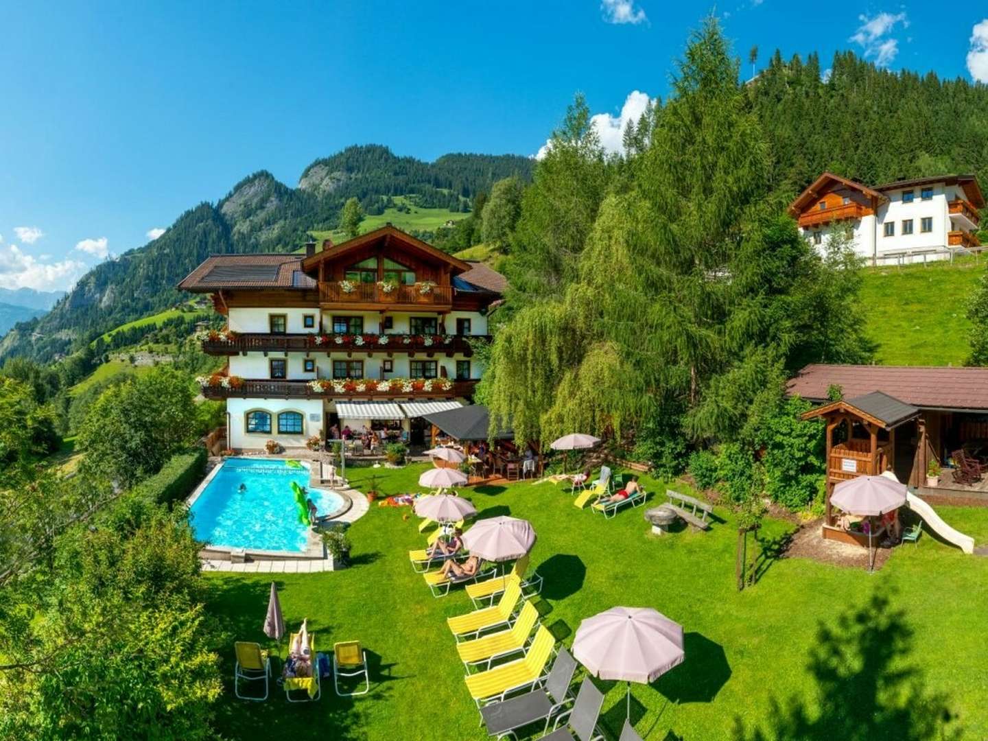 Grill & Chill Urlaub mit Freunden im Chalet inkl. Sauna & Hot Pot | 4 Nächte