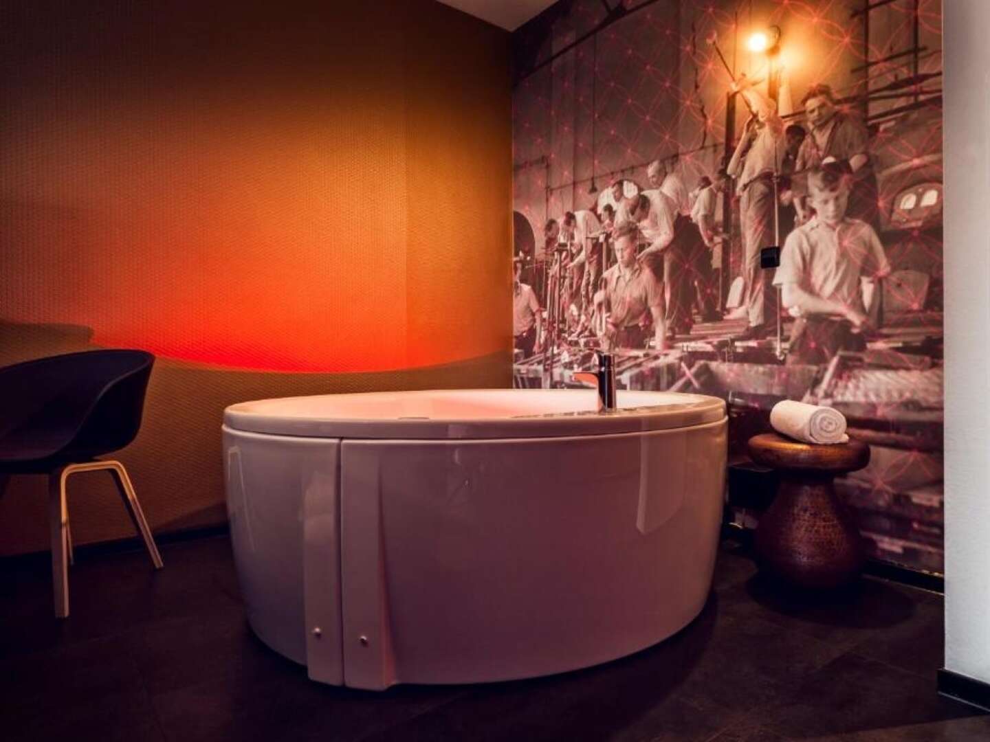 Wellnessurlaub in Eindhoven mit Whirlpool im Zimmer 1 Nacht