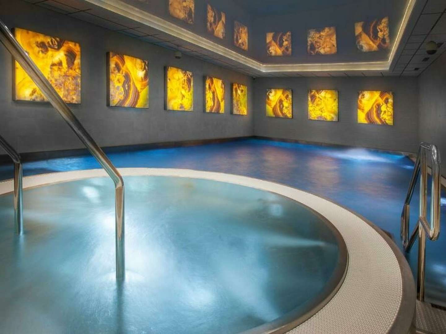 Vorweihnachtliche Verwöhnung im Luxury Spa Hotel Olympic Palace in Karlsbad - 2 Nächte (Wochende)   