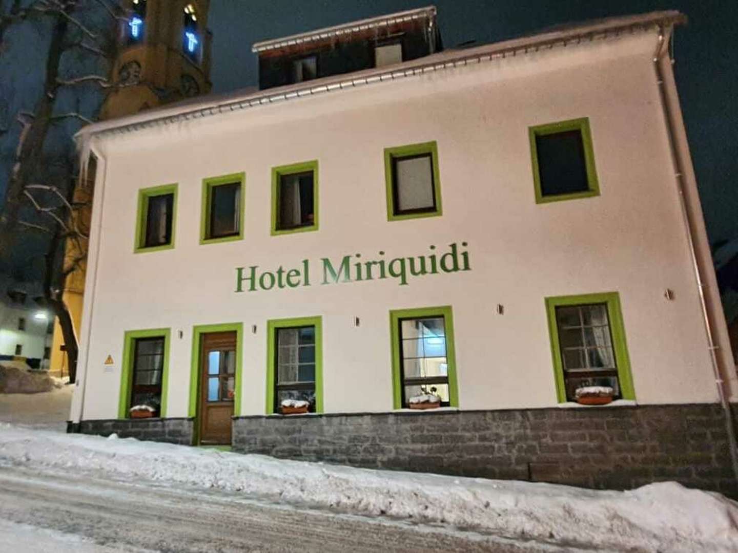 8 Tage/ 7 Nächte Kurzurlaub Hotel Miriquidi mit Premium All Inklusive  