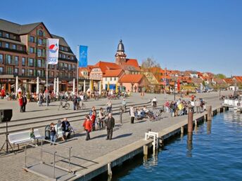 Kurzurlaub in der Nähe des Yachthafen Von Waren (Müritz)