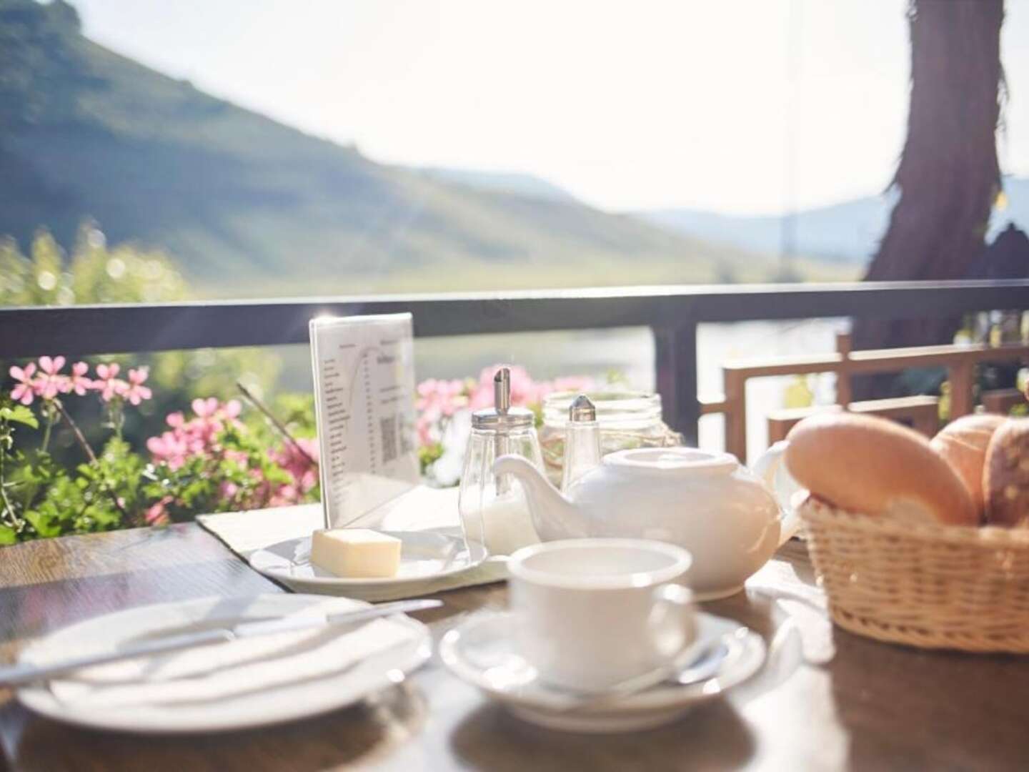 8 Tage Aktivurlaub: Entspannung am Flussufer der Mosel und Verwöhnzeit in der Vulkaneifel Therme ´25